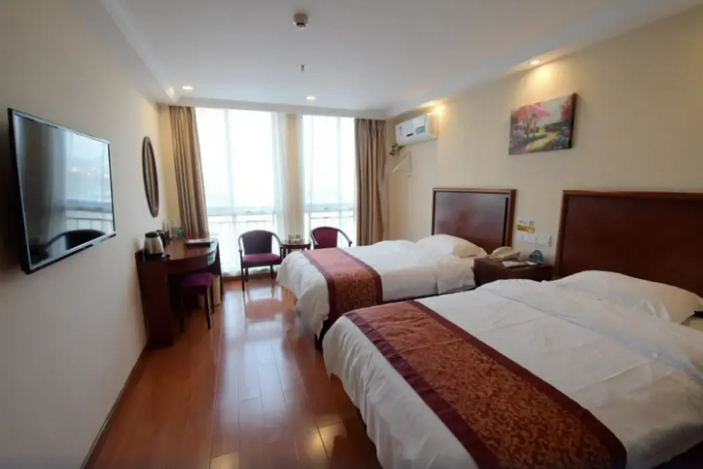 GreenTree Inn Taizhou Xinghua City Wuyue Plaza Express Hotel