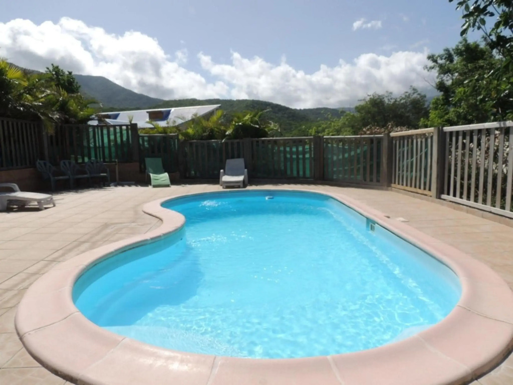 Appartement de 3 chambres avec piscine partagee jardin clos et wifi a Bouillante a 1 km de la plage