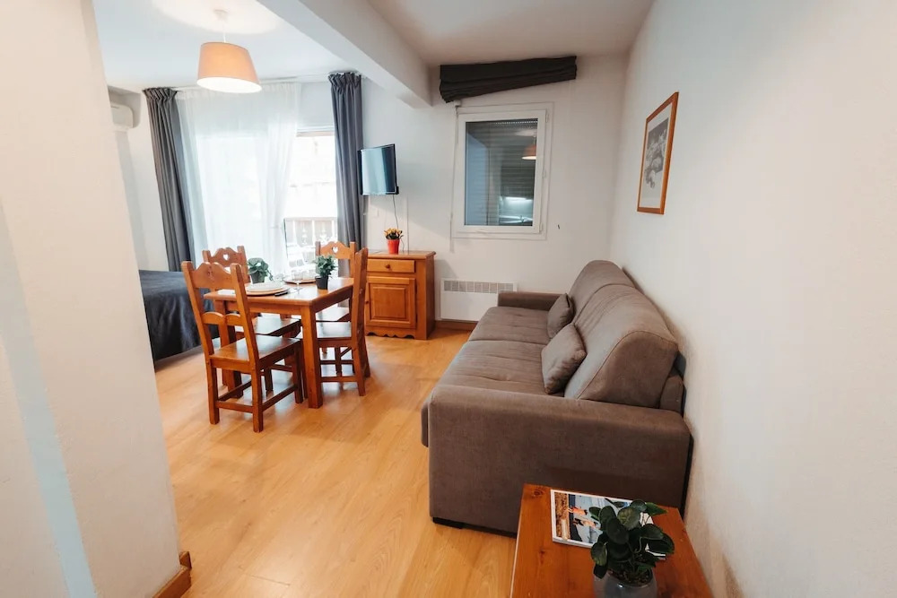 Apartment for 4 Near the Gondola