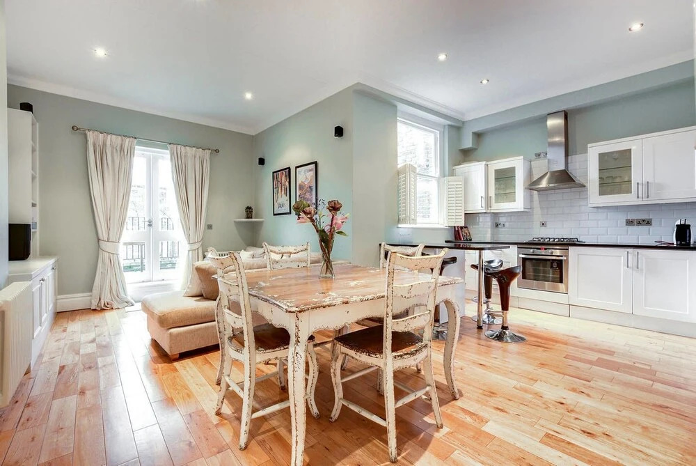 Beautiful 2 bed in Heart of West London