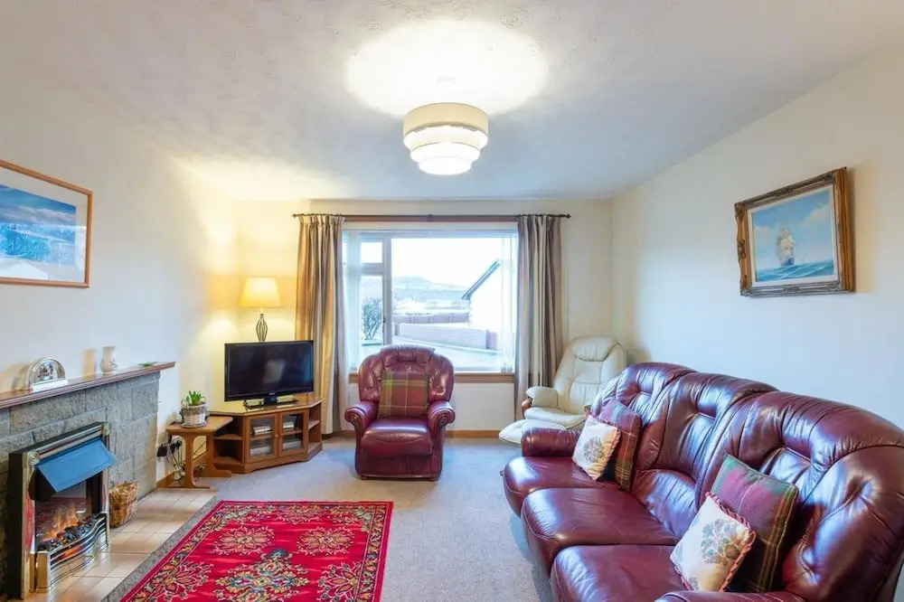 2 Bed Home With Private Garden in the Highlands