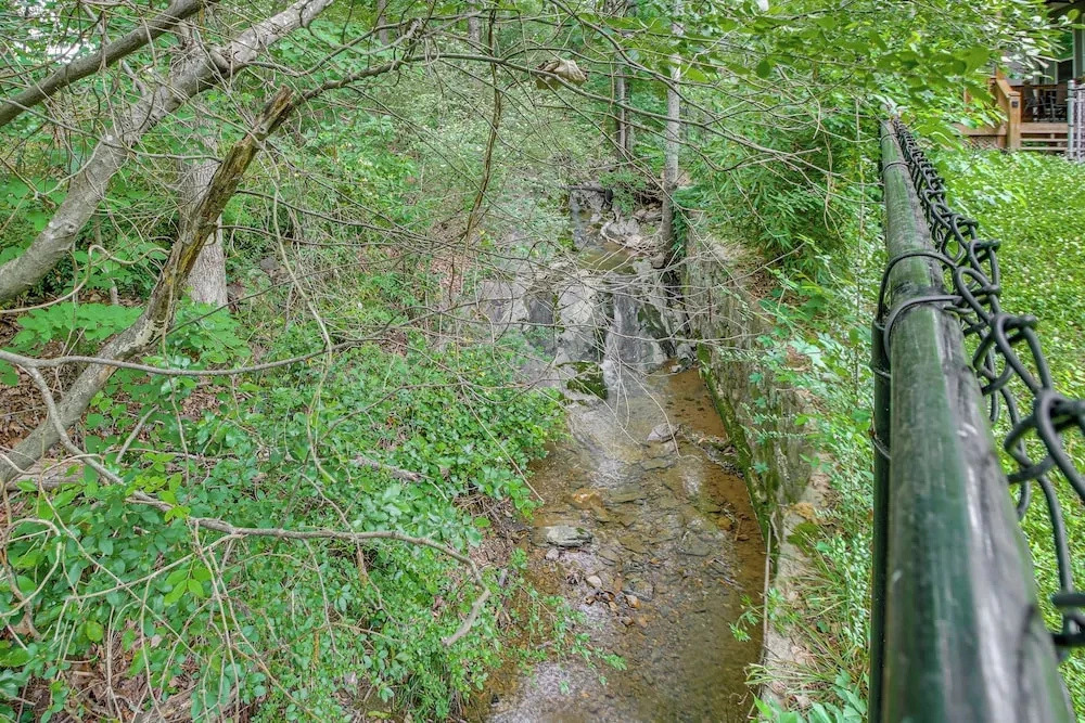 2-unit Hot Springs Retreat Near Bathhouse Row