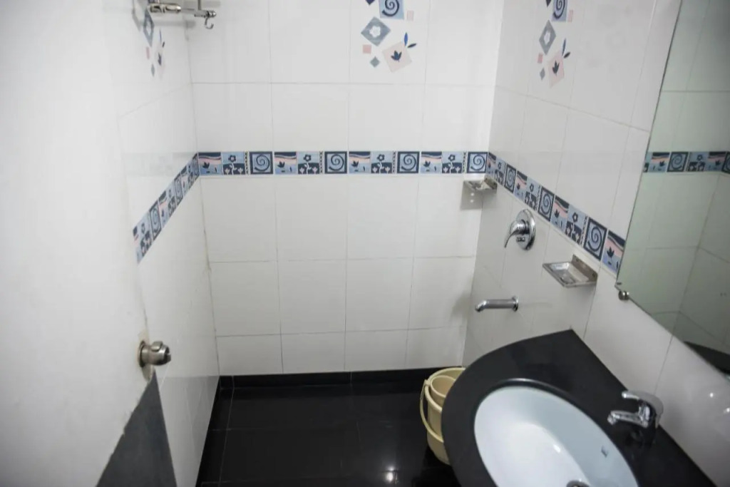 10765 Hotel Tanish