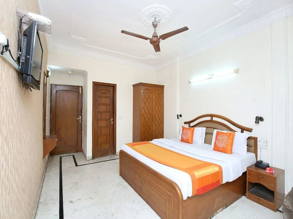 OYO 11371 Hotel M&V