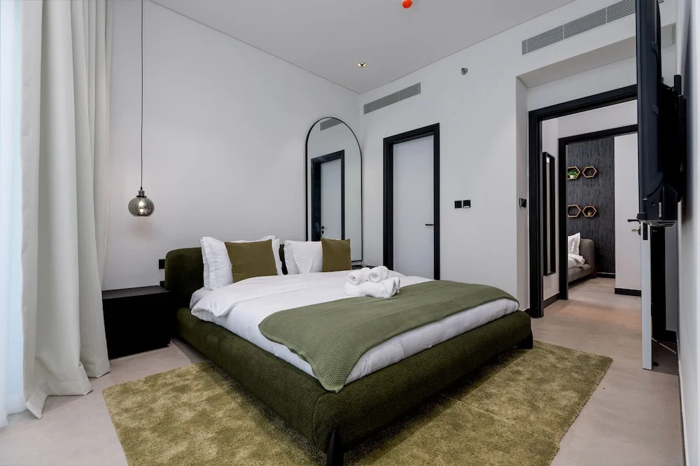 Waves - Seaside Splendor 2BR in Dubai's Business Bay