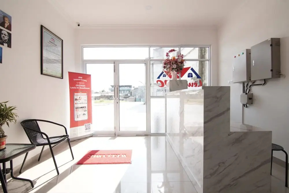RedDoorz near Terminal Roro Bandar Sri Junjungan