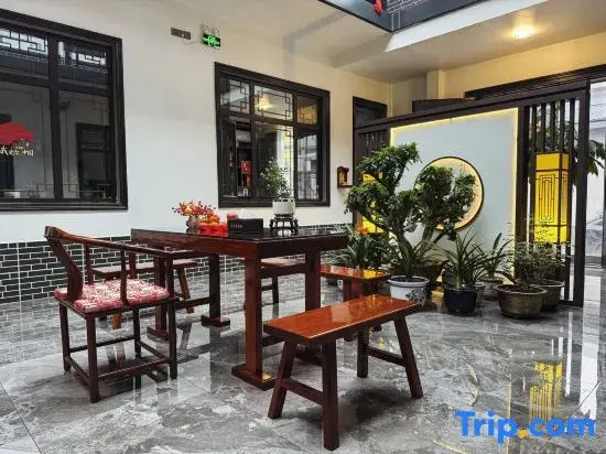"Lingshi Dongwang Residence (Wang Family Courtyard Lodge