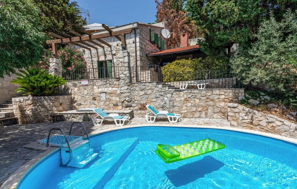 Stunning Home in Duboka With 5 Bedrooms, Wifi and Outdoor Swimming Pool