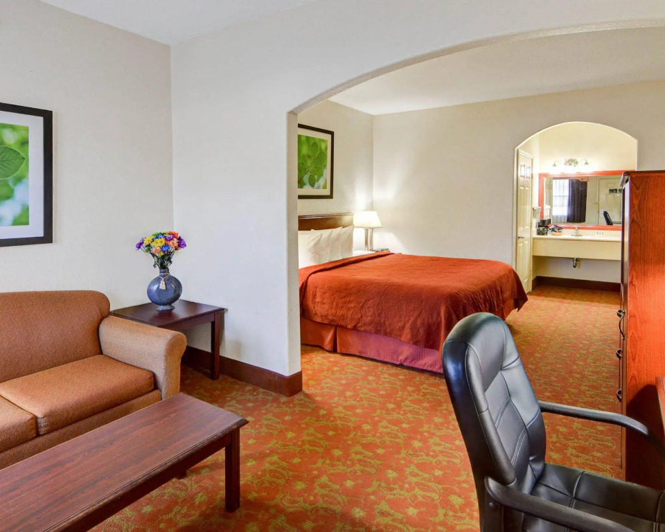 Quality Inn & Suites Canton