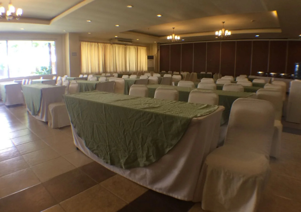 Subic Holiday Villas