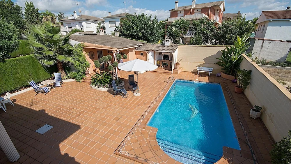 Tania House