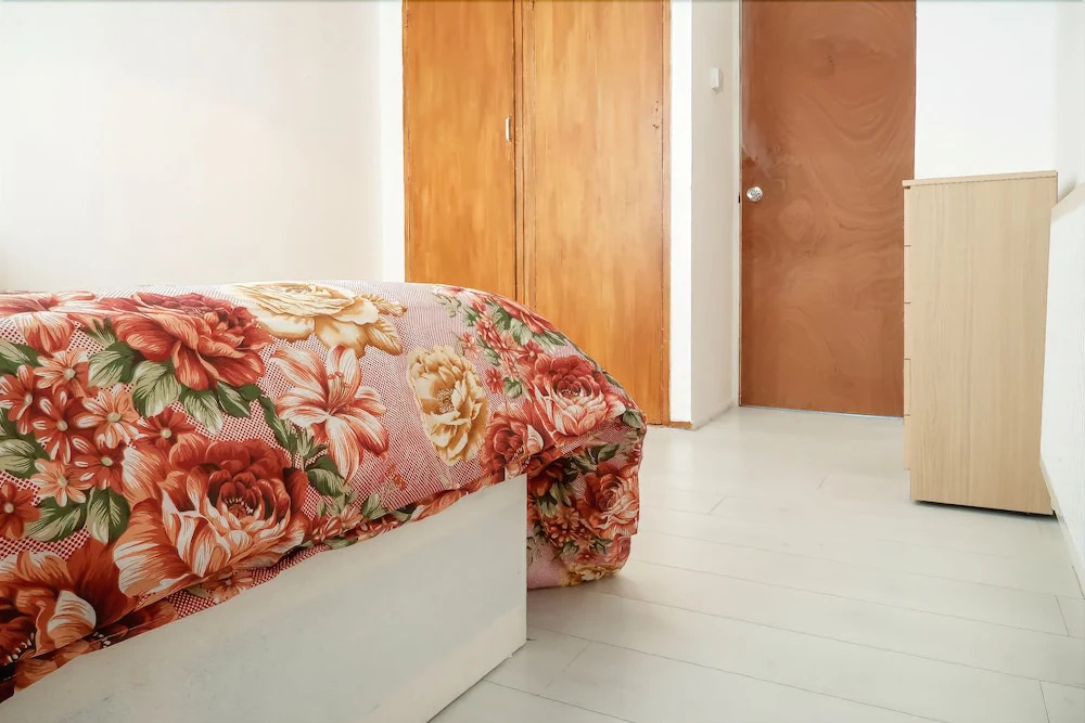 Barnes House - Deluxe Guest Room