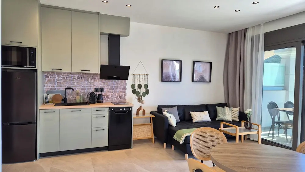 Meliana Homes