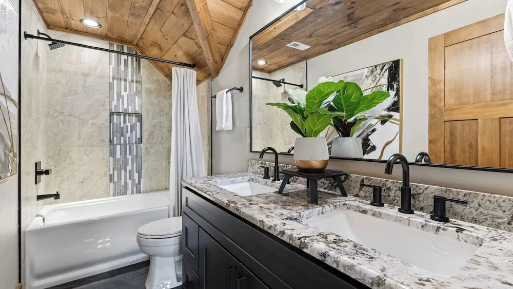 Priddy Secluded by Avantstay Hot Tub + Expansive Deck + Game Room + Home Theater