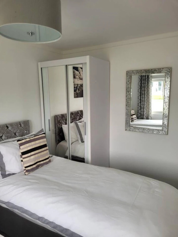 Captivating 2-bed Bungalow in Oulton Broad