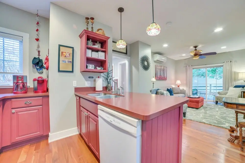 Northwest Michigan Duplex: 1/2 Mi to Lake Michigan