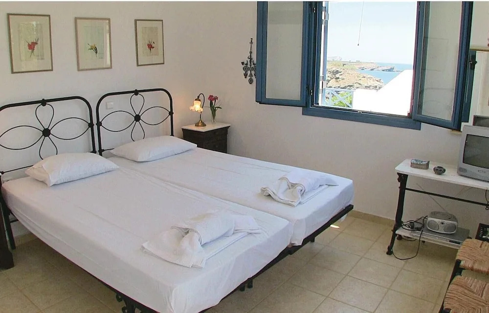 Stunning Home In Ampela, Syros