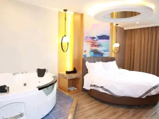 Qingmu Select Hotel (Xuancheng Langxi Jinmao Building)