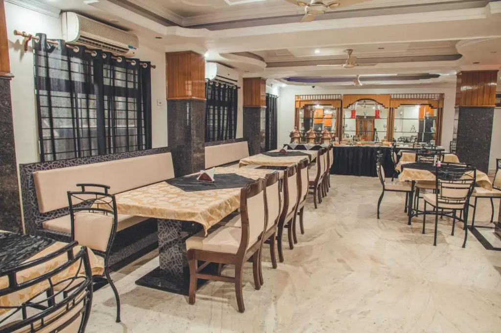 Hotel Priya Palace