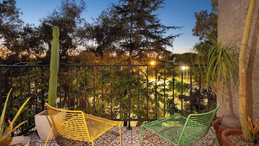 Spanish Revival Charm in Silver Lake w/ Patio, BBQ & Walkable Location Maltman Manor by Avantstay
