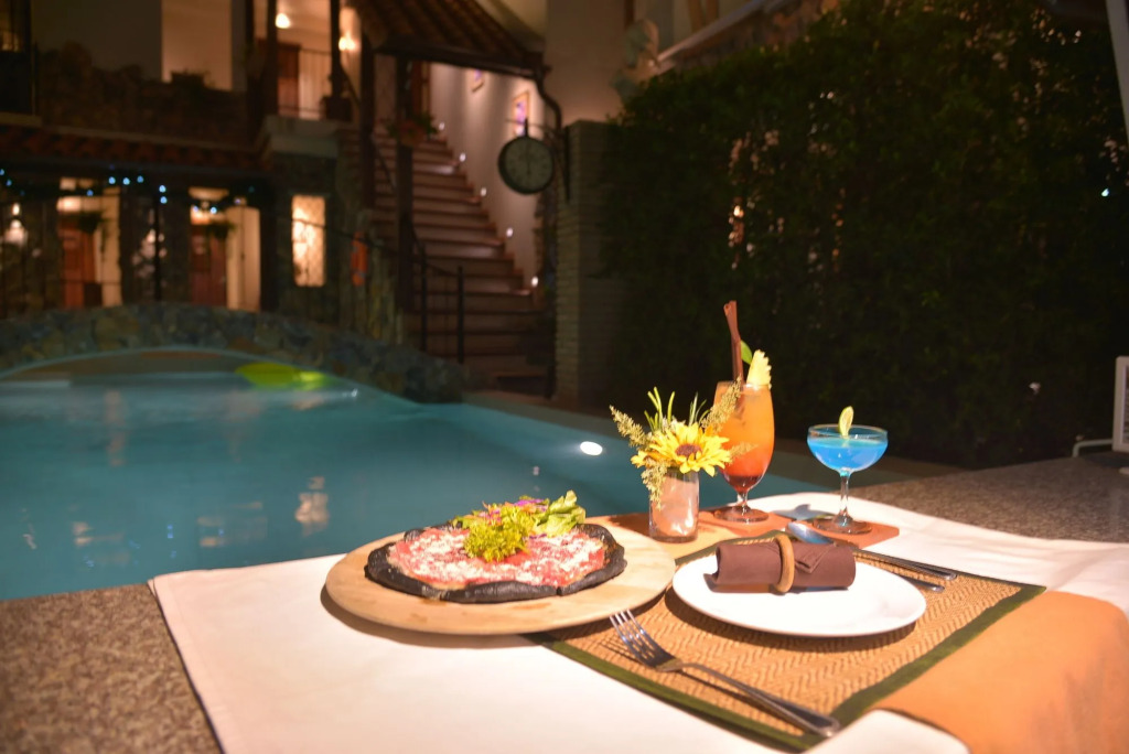 Le Charcoa Hotel