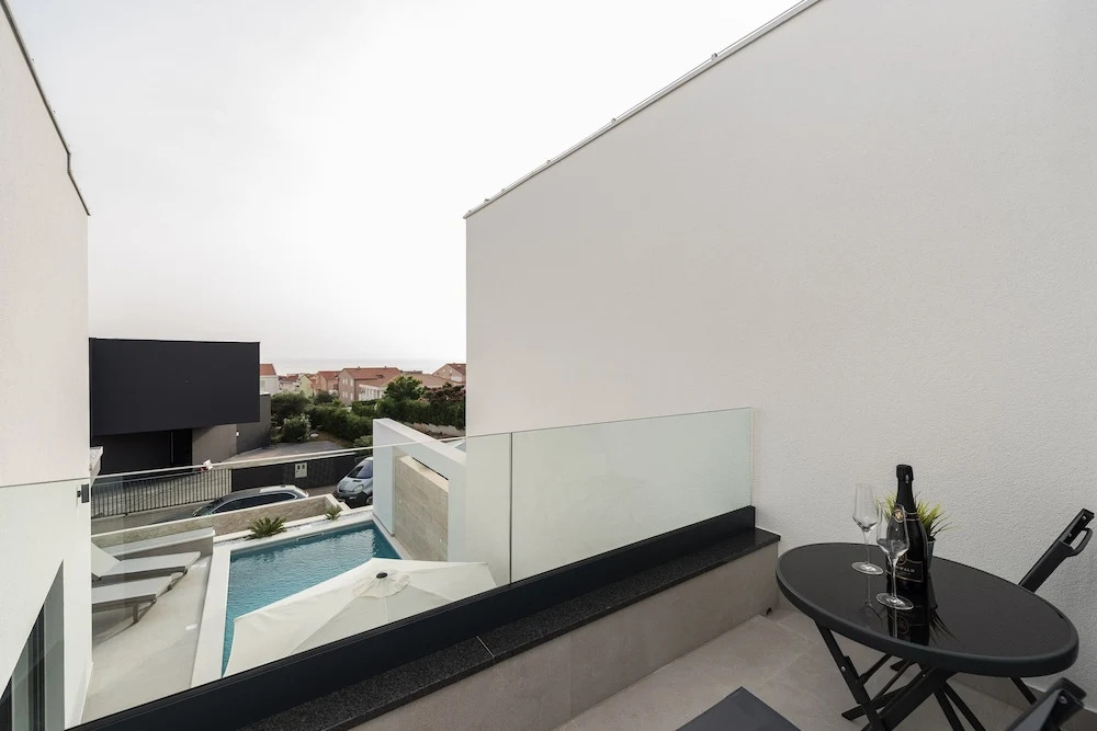 Luxury Villas Joy