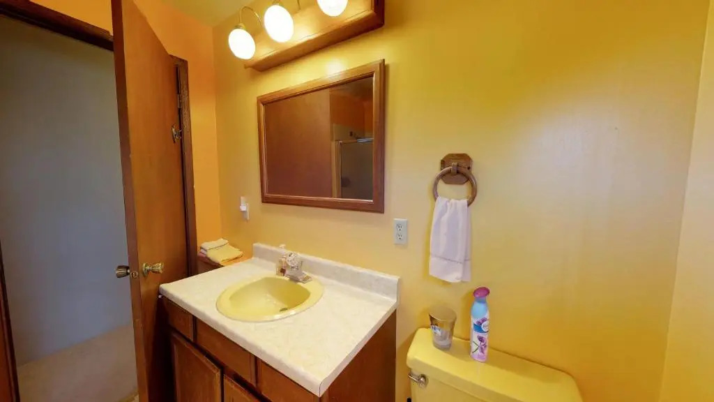 Hideout Ft Abajo 2 BR Cabin, Stunning Views, Secluded!