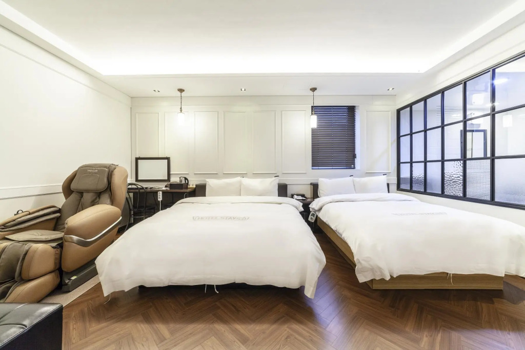 Hotel Stay 53