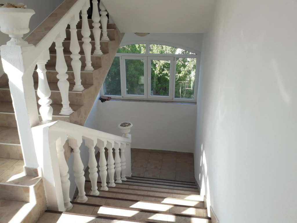 Marjetka house max 17 Pers with 2 complete kitchens, 2 garden grills, bestway swimming pool