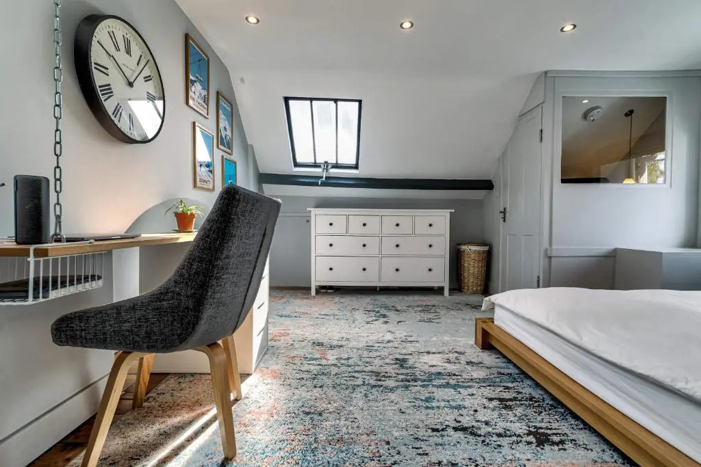 Spacious and elegant Oxford House