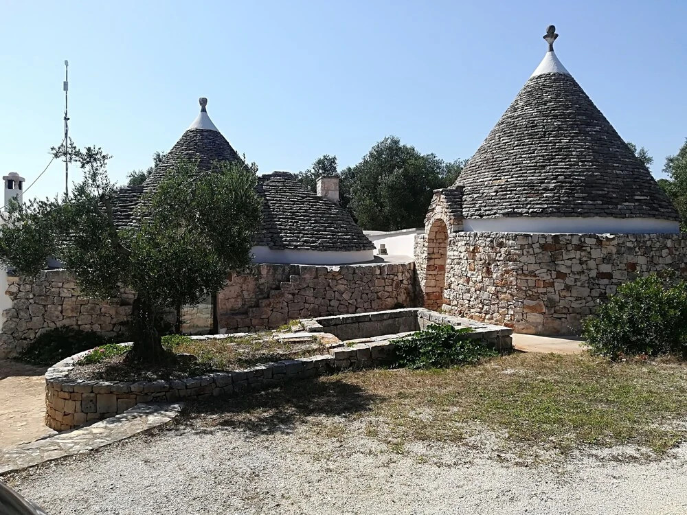 Beautiful Masseria Inside the Country and Near the sea