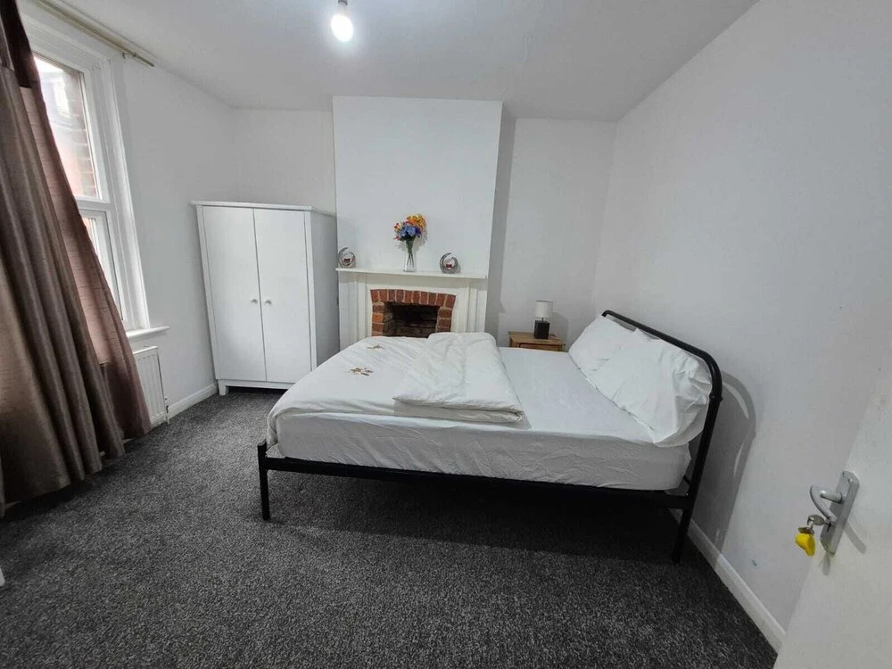 Room-private Room, Closer to Train Stati
