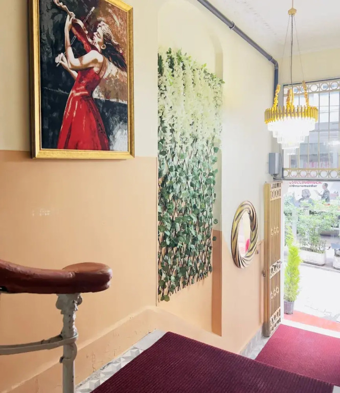 Golden Door Hotel