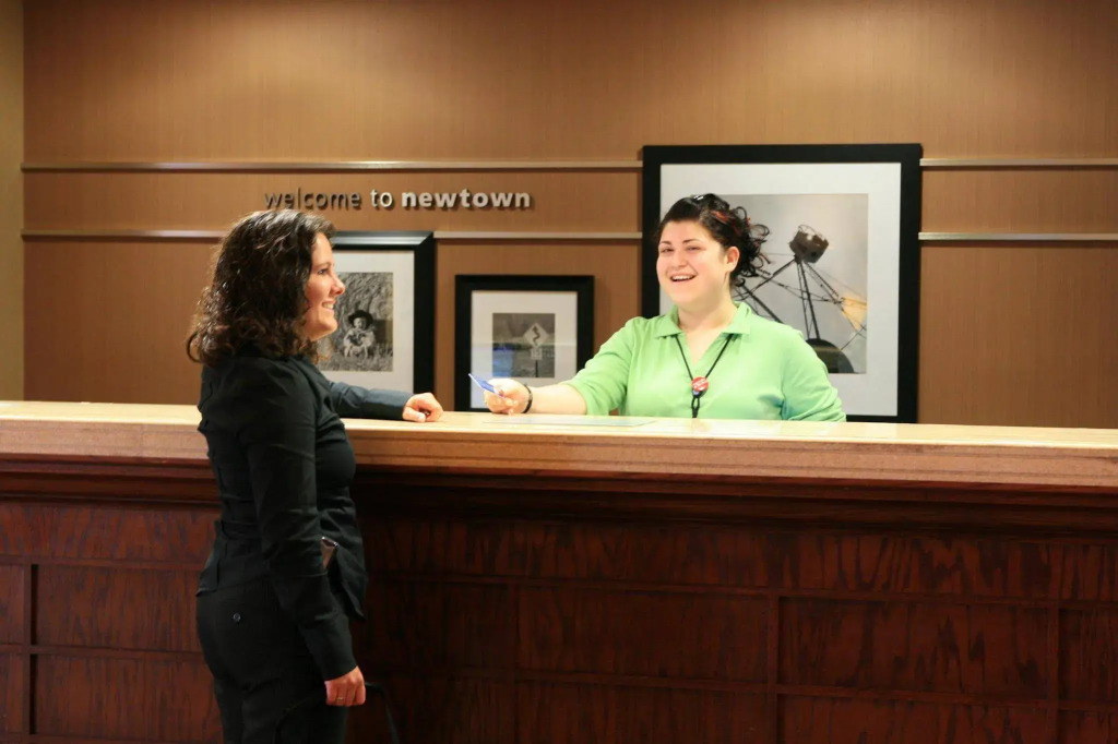 Hampton Inn & Suites Newtown