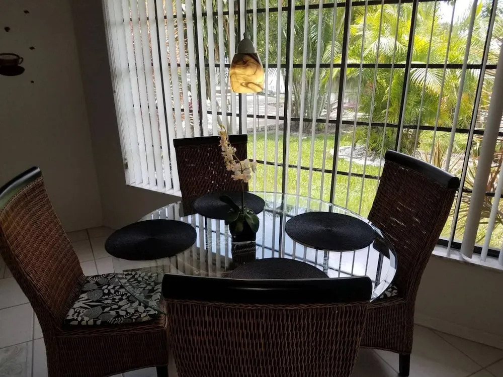 Villa Kyra Cape Coral Vacation Home 32 Pool Canal
