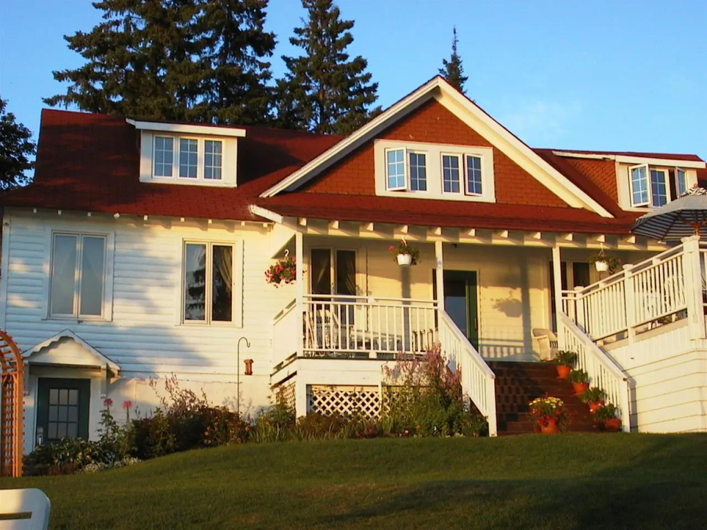 Pow Wow Point Lodge