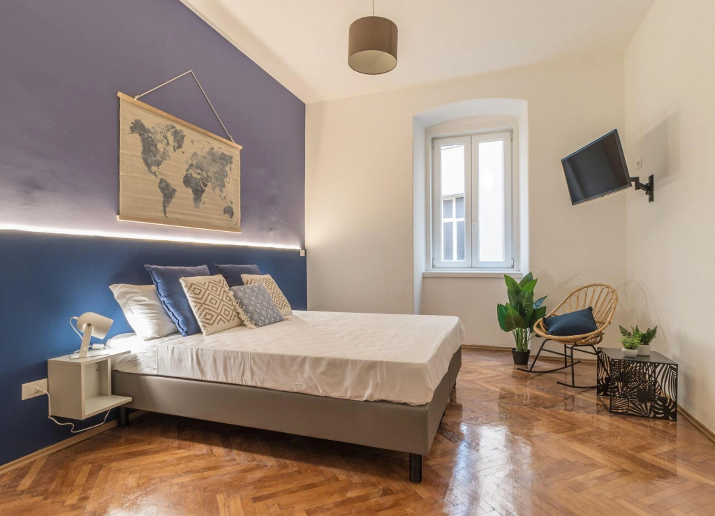Ghiberti - Grey and Blue