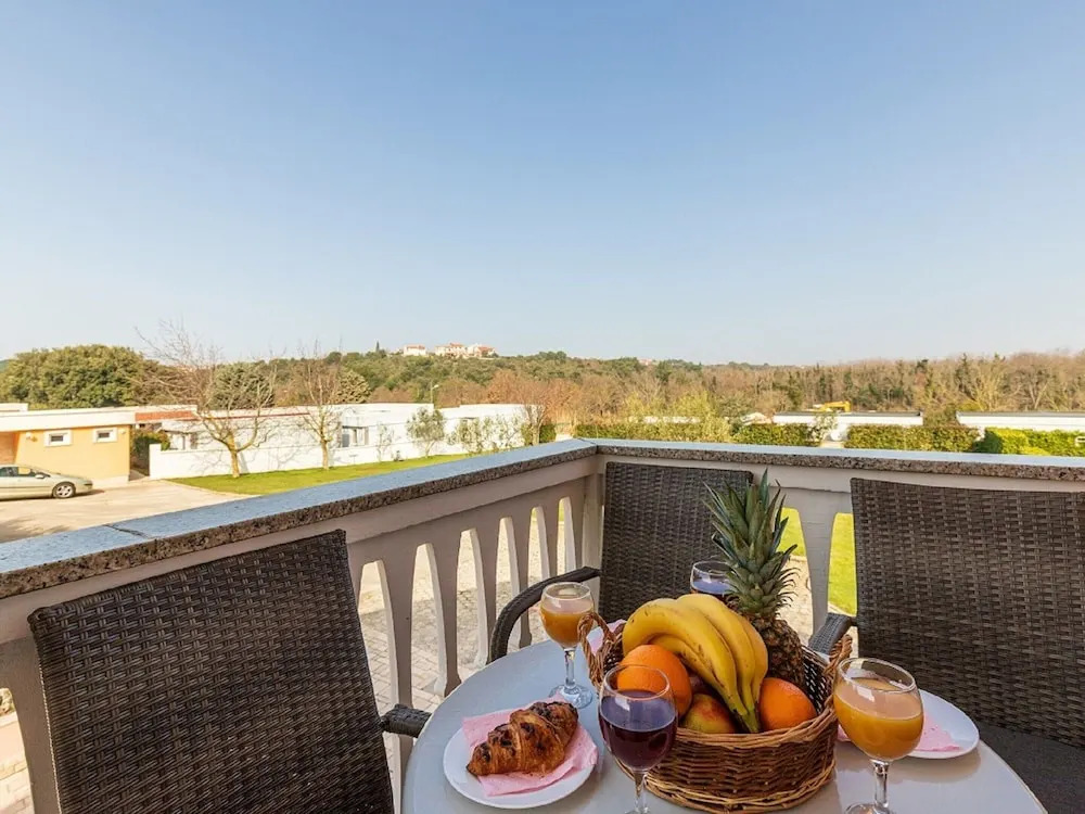 Classy Apartment in Banjole near Beach & Pula City