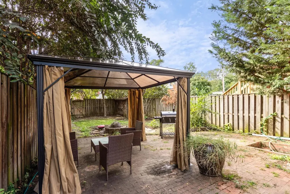 Beautiful 3br/3ba Colonial House by Cozysuites