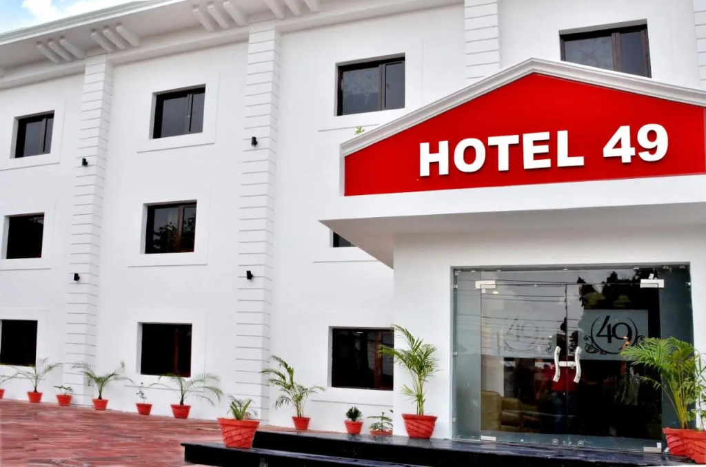Hotel 49