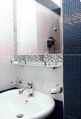 Hotel Avra