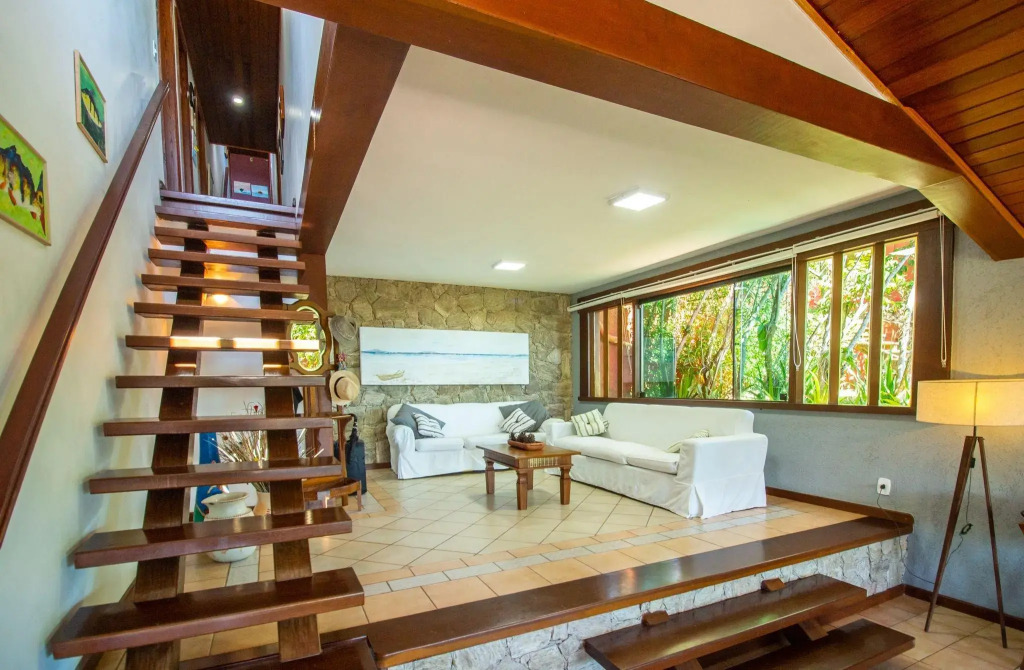 Casa Completa, Cinco Quartos, Piscina e Churrasqueira em Geribá, Búzios/RJ Por Luxury Rentals