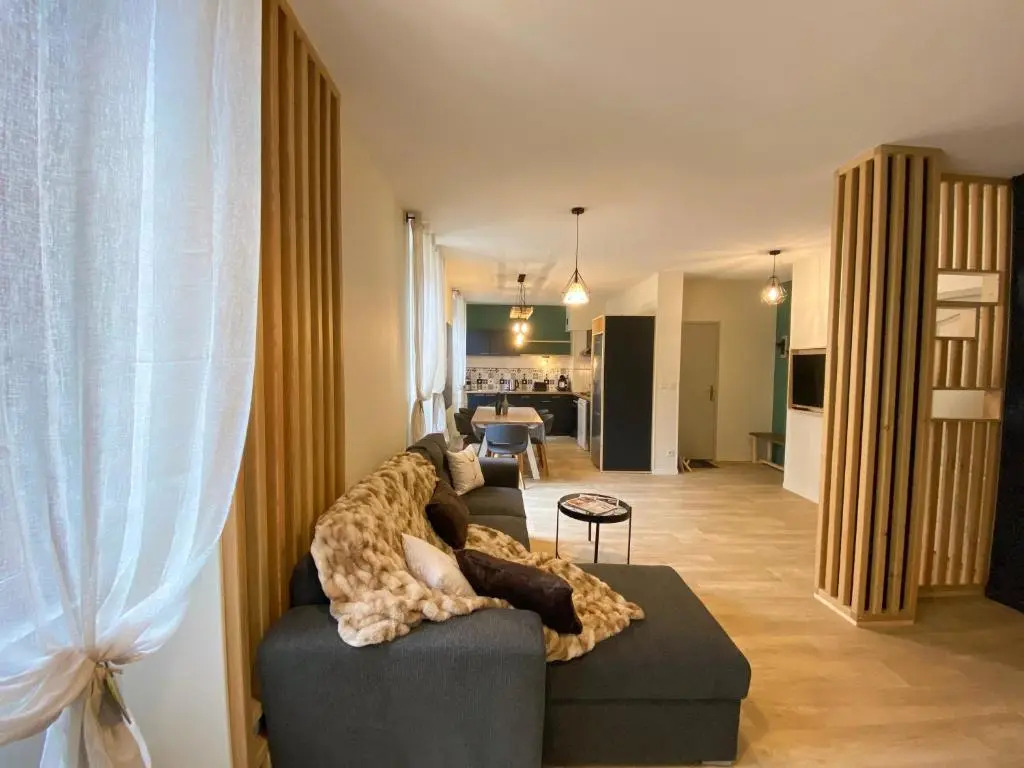 Très bel appartement T3 HYPER CENTRE ENTIEREMENT RENOVE EN 2022
