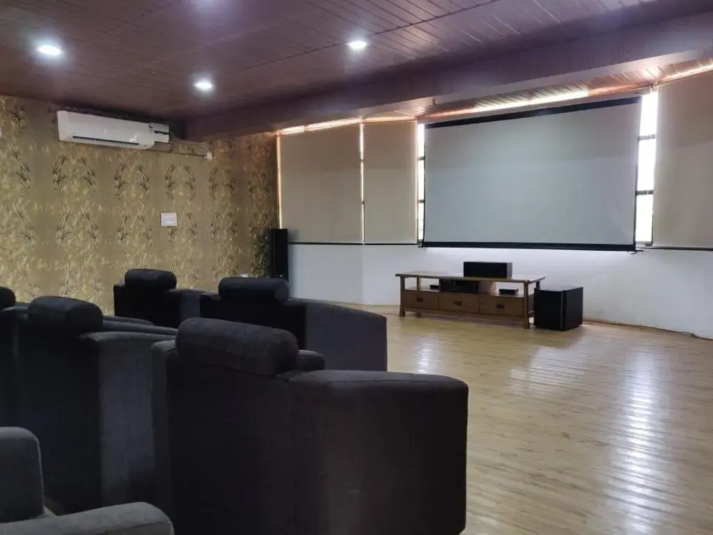 Mudra midtown rooms and suites