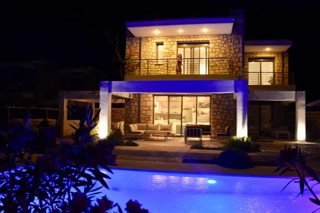 Kokinogremos Villa