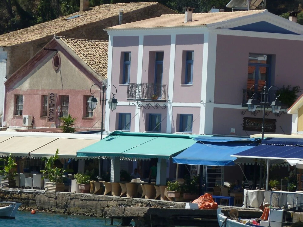 Villa Direct on the Long Sandy Beach, Swimming Pool, Tennis Court, Bicycles etc