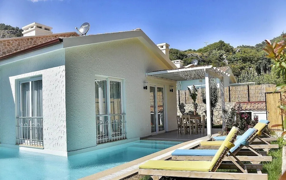 Villa Daisy 2 by Villamnet