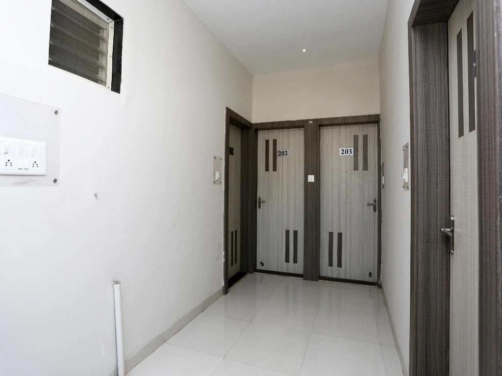 Oyo 27981 Hotel Visawa