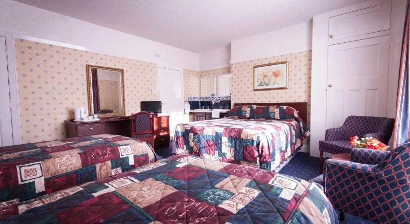 Roselawn Hotel