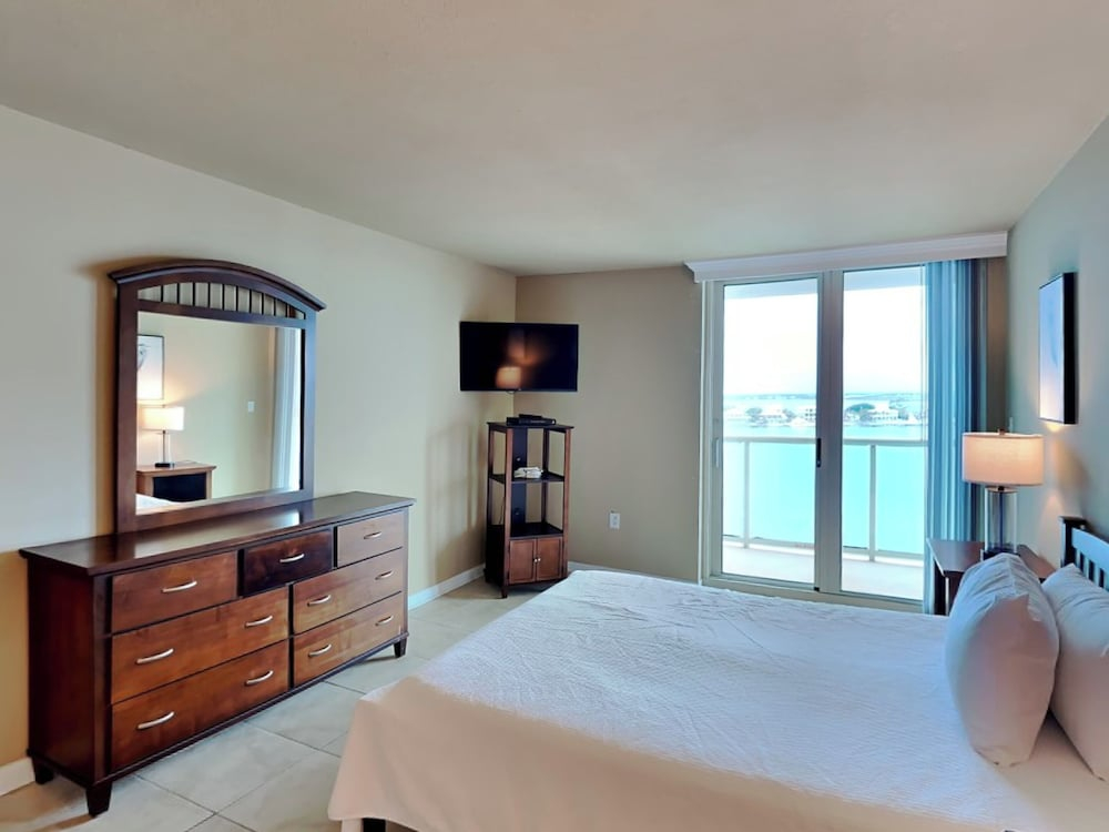 Sabine Yacht & Racquet #8D by Southern Vacation Rentals